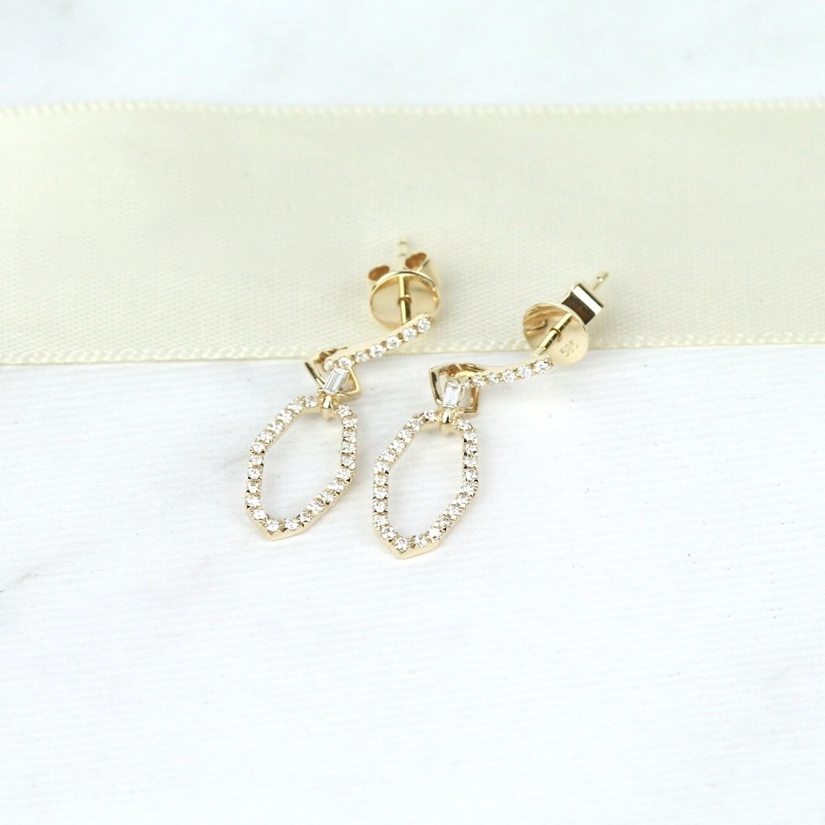 Faceted Link Drops, photo 2